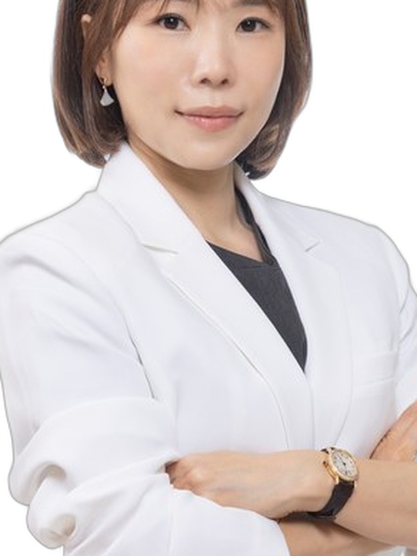 Dr. Kim Hyunbin at HOMMAGE Clinic