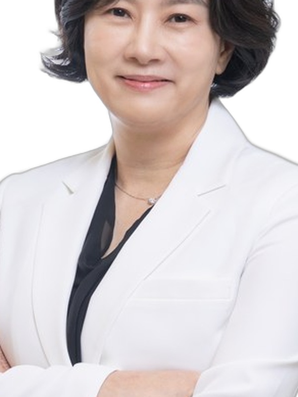 Dr. Park Yuna at HOMMAGE Clinic